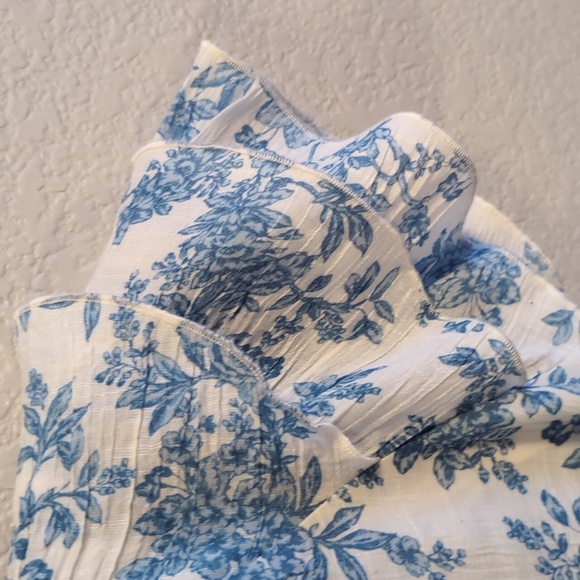 Flowy Nanette Lepore Blue Floral Ruffled Blouse - Picture 6 of 6